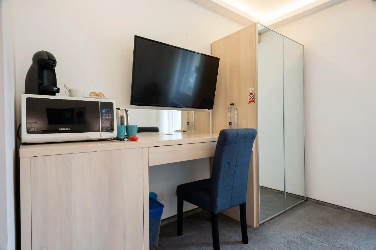 Mbm Studio Piata Romana Square Apartment Bucharest 0*,  Romania